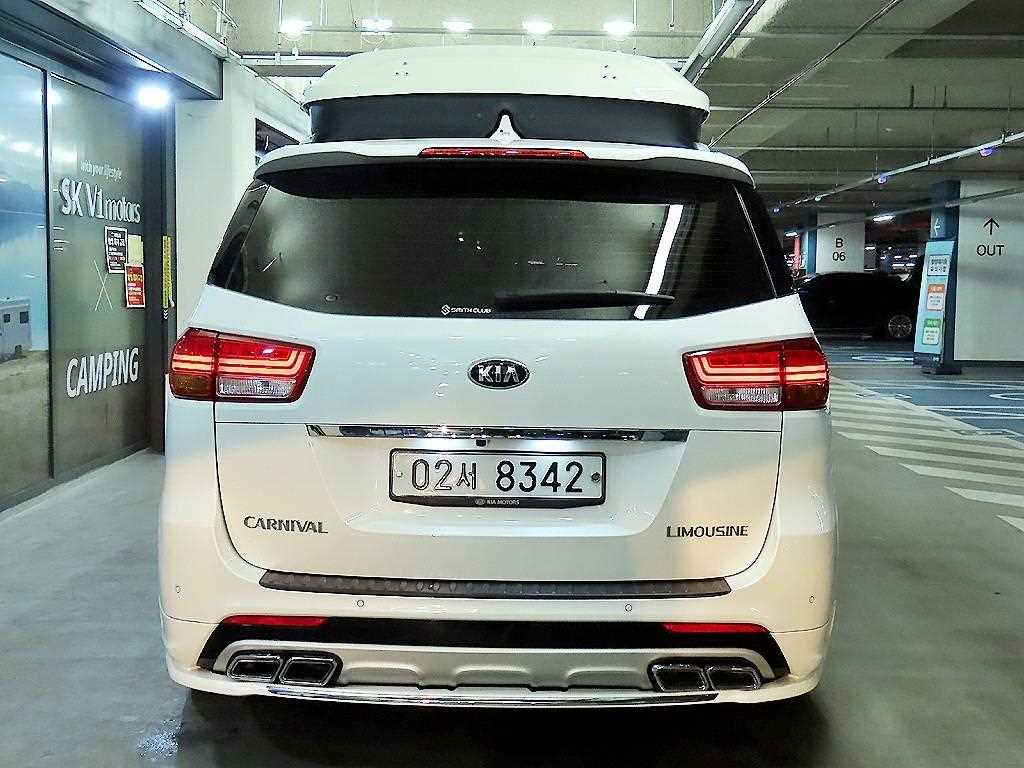 KIA Carnival - Vista 5