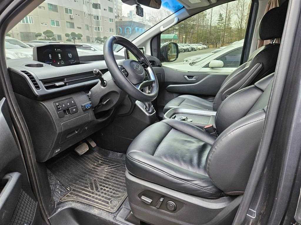 HYUNDAI Staria - Vista 5