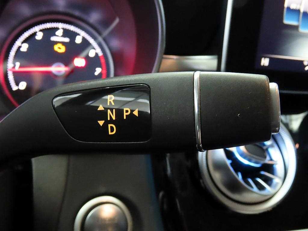 Mercedes Benz C Class - Vista 12