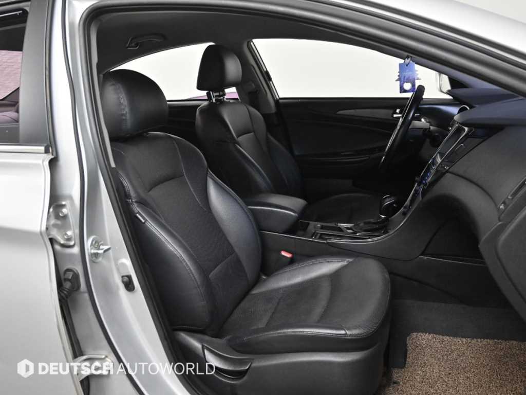 HYUNDAI Sonata - Vista 10