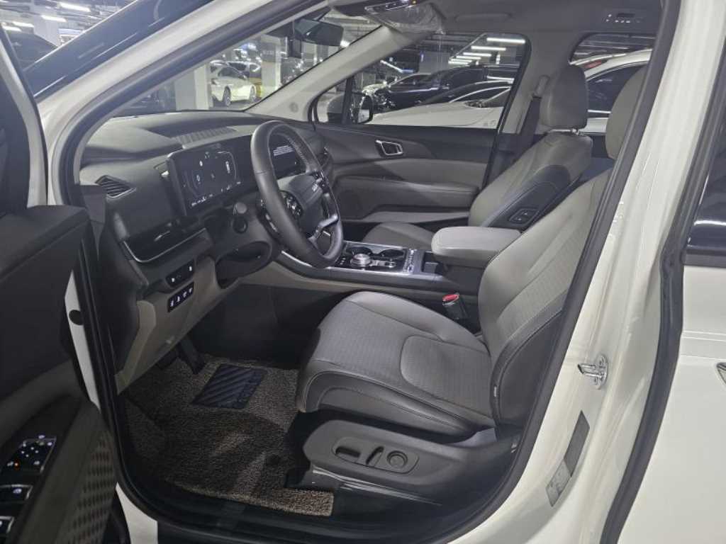 KIA Carnival - Vista 11