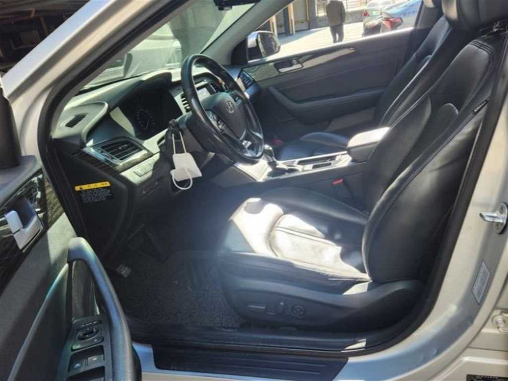 HYUNDAI Sonata - Vista 4