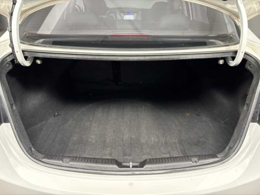 HYUNDAI Avante 2011 Blanco - Importación desde Corea - HF Imports Iquique - Foto 18