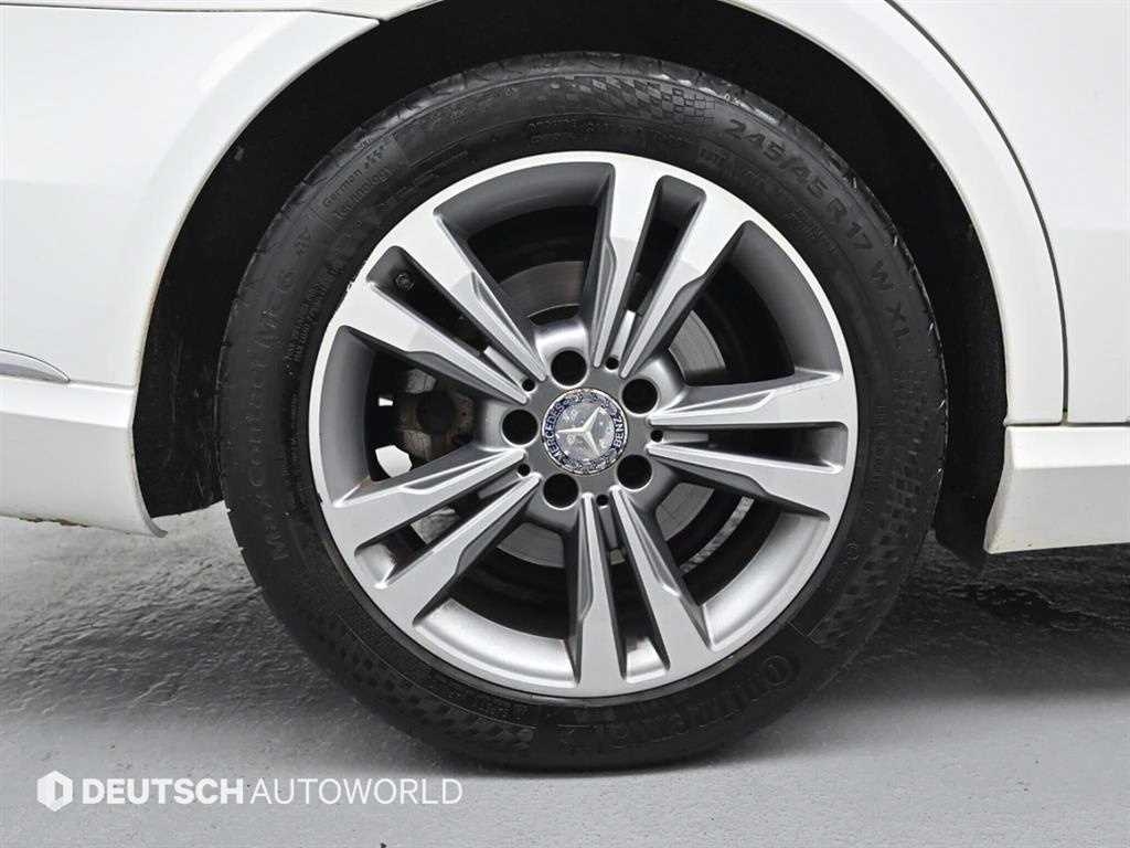 Mercedes Benz E class - Vista 5