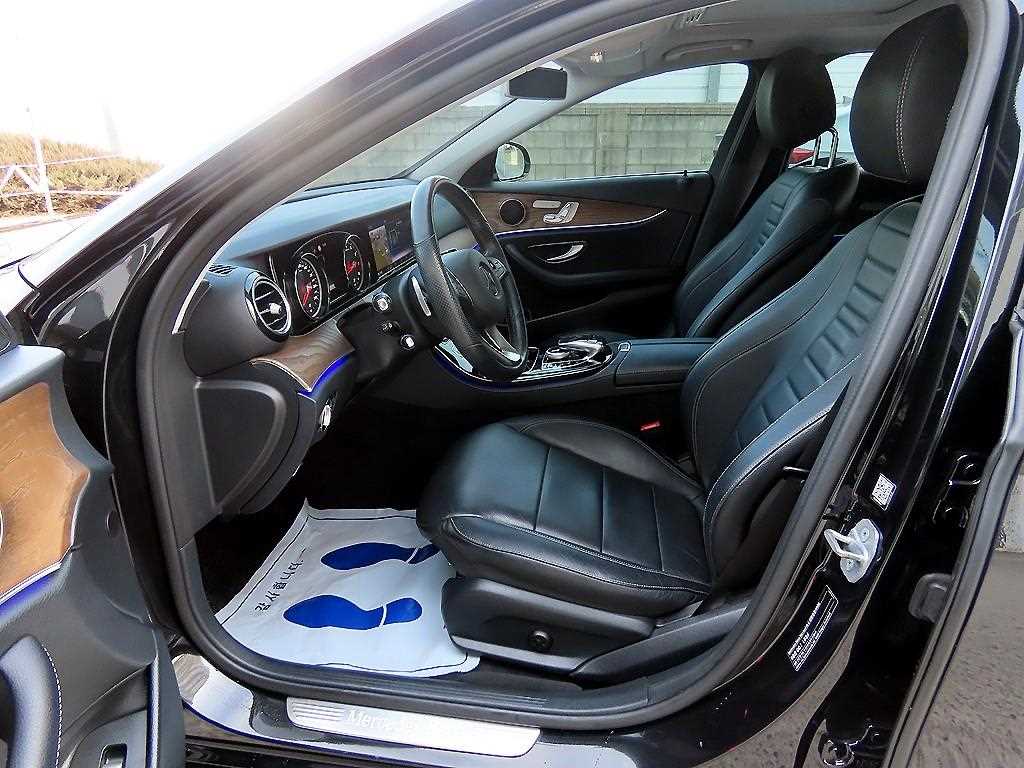 Mercedes Benz E class - Vista 5