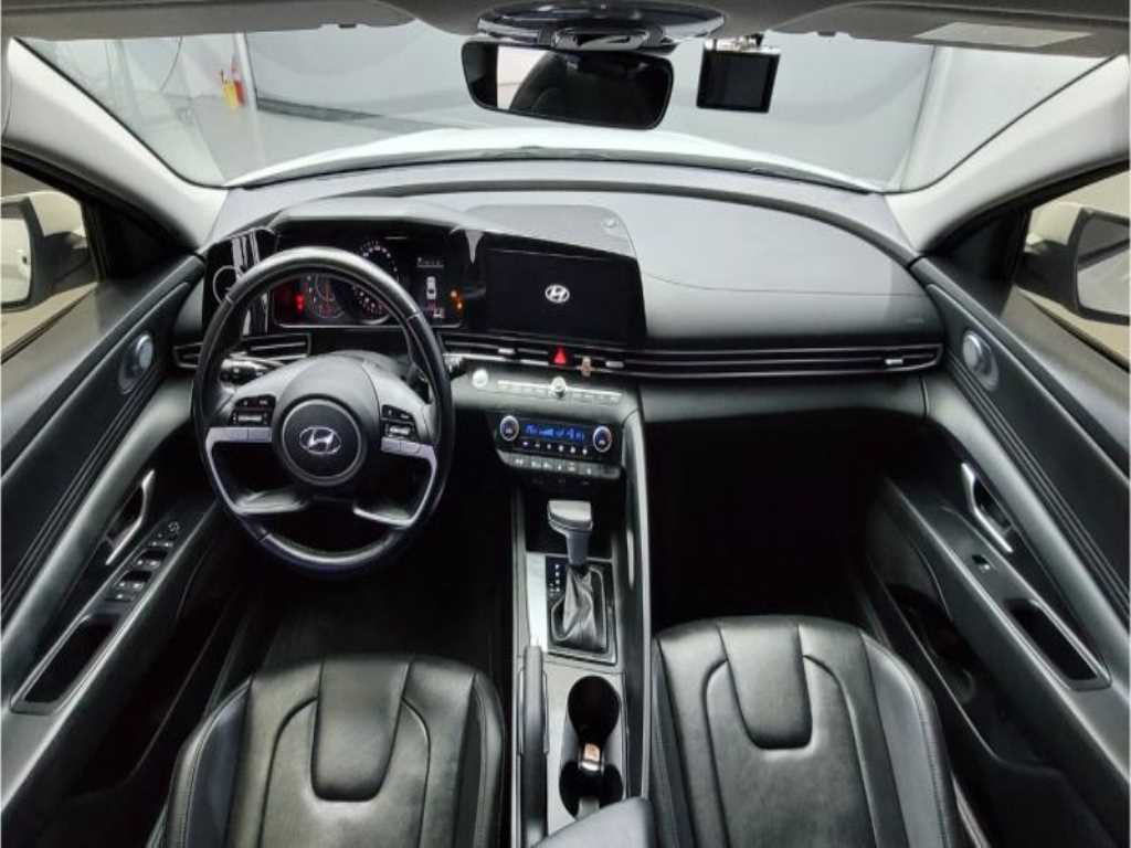 HYUNDAI Avante - Vista 6