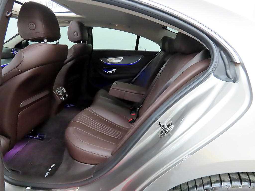 Mercedes Benz CLS Class - Vista 6