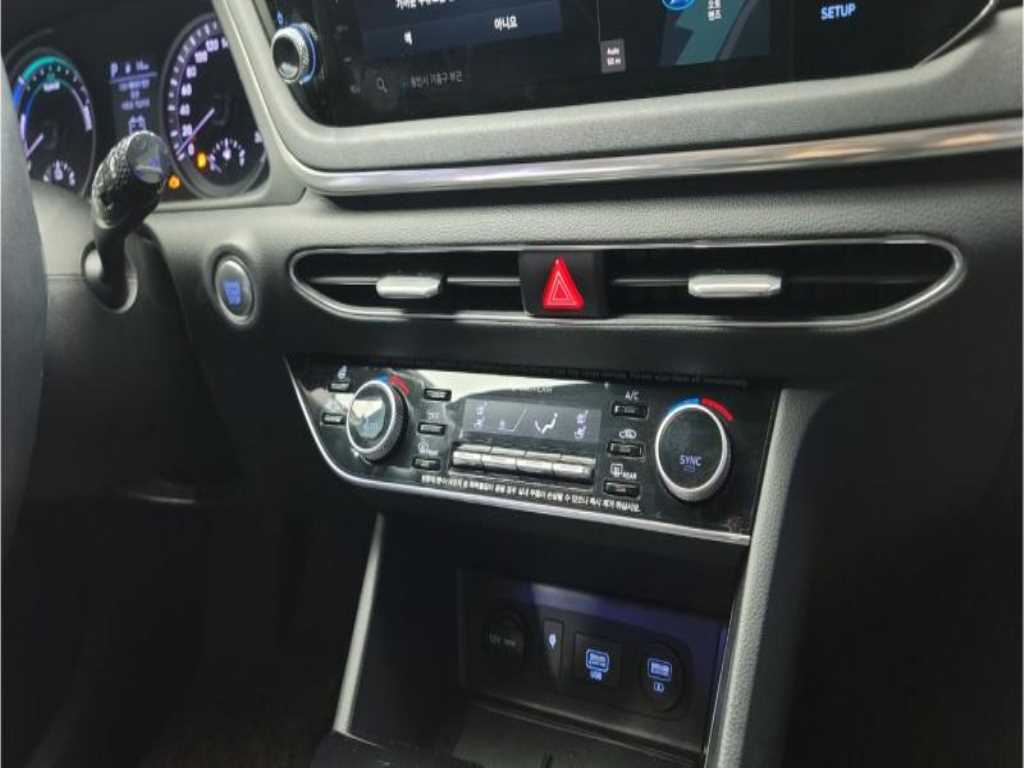 HYUNDAI Sonata - Vista 12