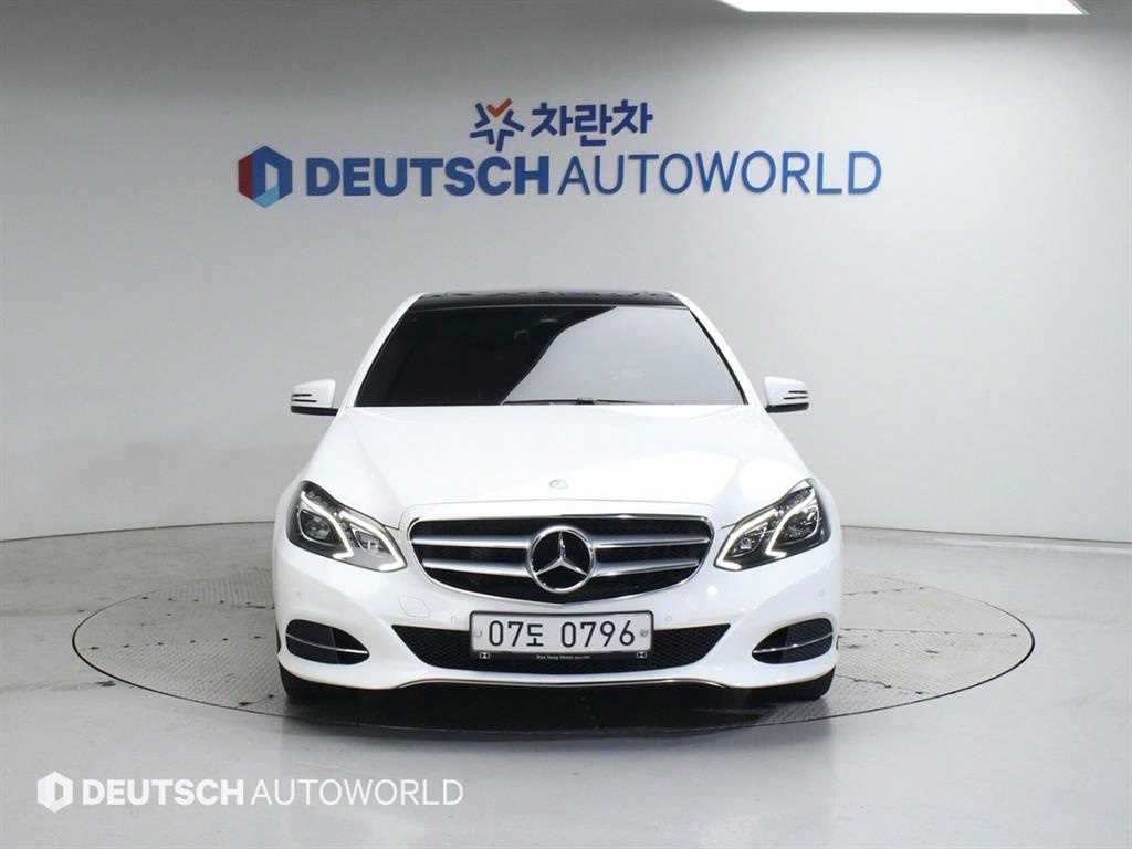 Mercedes Benz E class - Vista 3