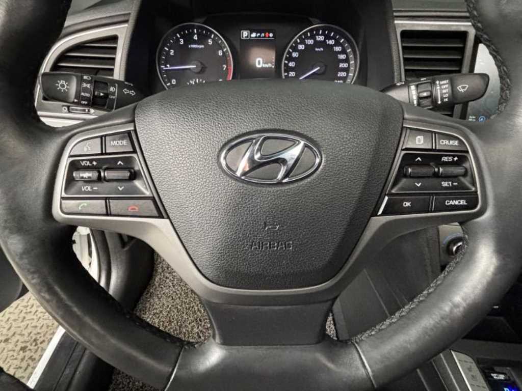 HYUNDAI Avante 2018 Blanco - Importación desde Corea - HF Imports Iquique - Foto 13