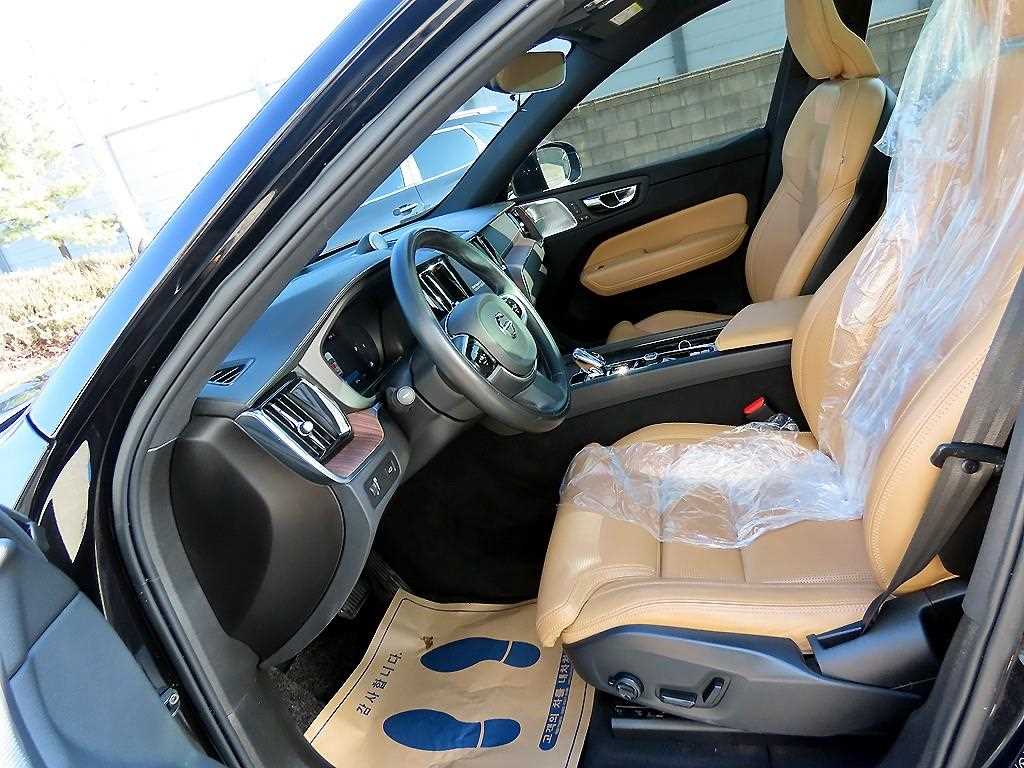 Volvo XC60 - Vista 5