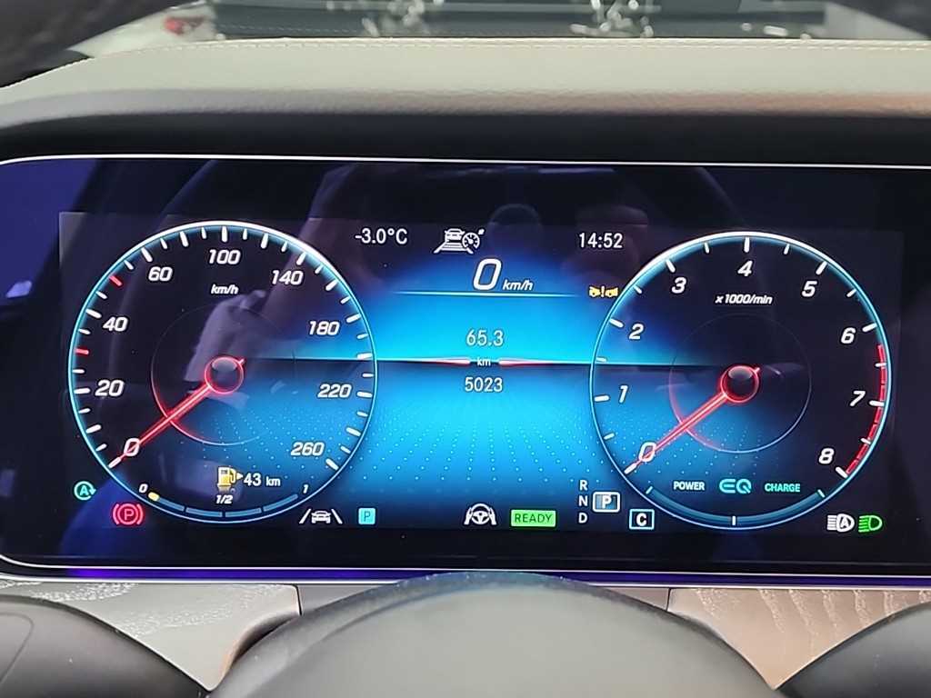 Mercedes Benz E class - Vista 5