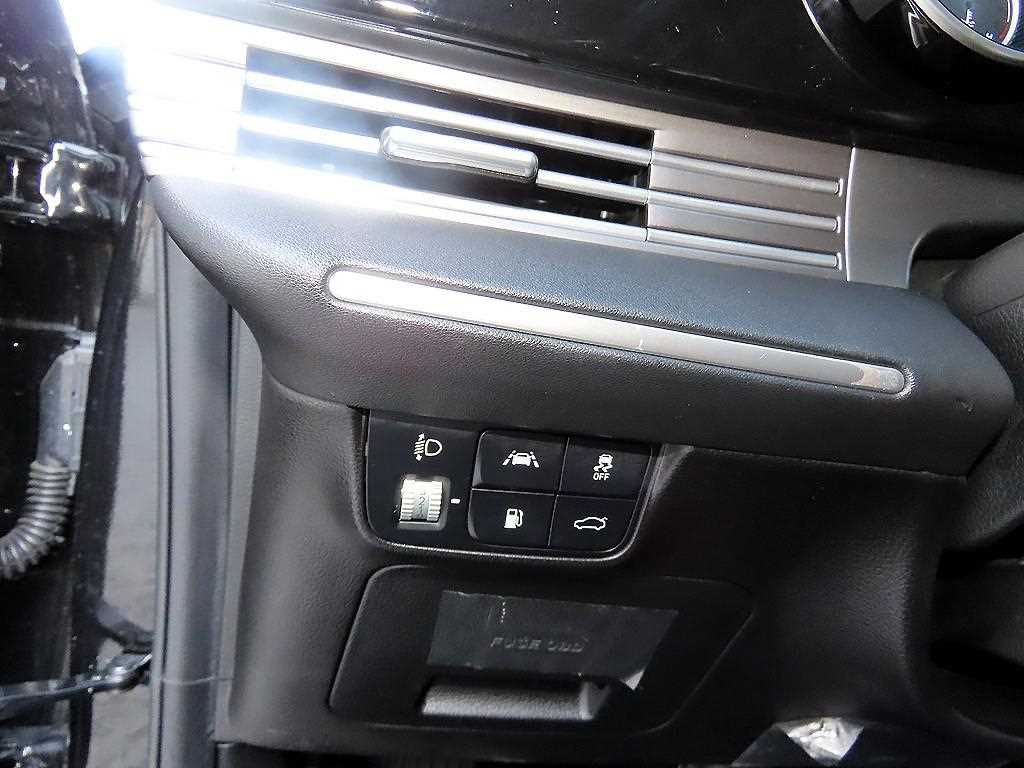 HYUNDAI Grandeur - Vista 12