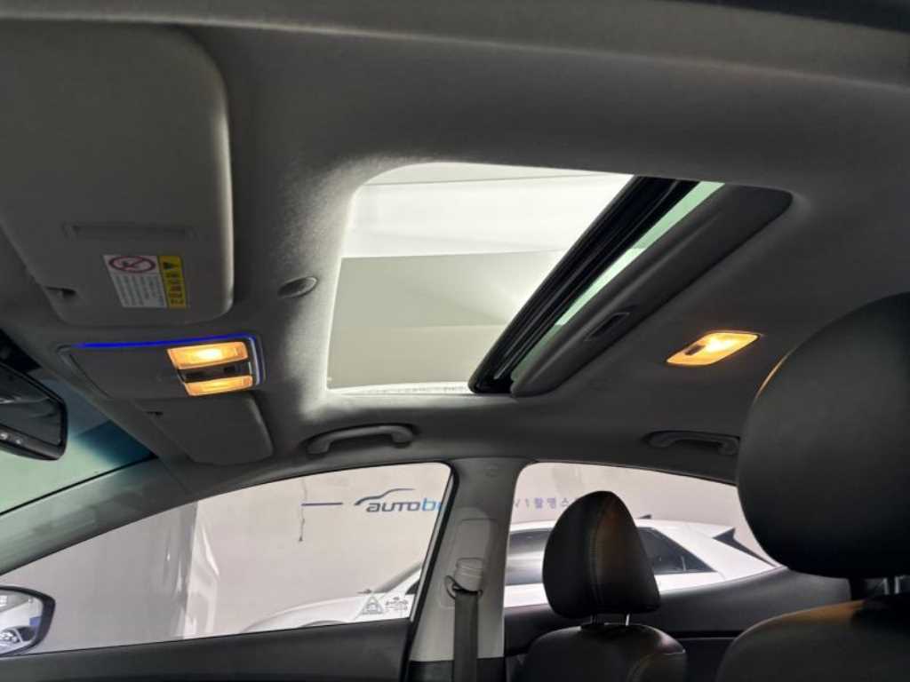 HYUNDAI Avante 2011 Blanco - Importación desde Corea - HF Imports Iquique - Foto 17