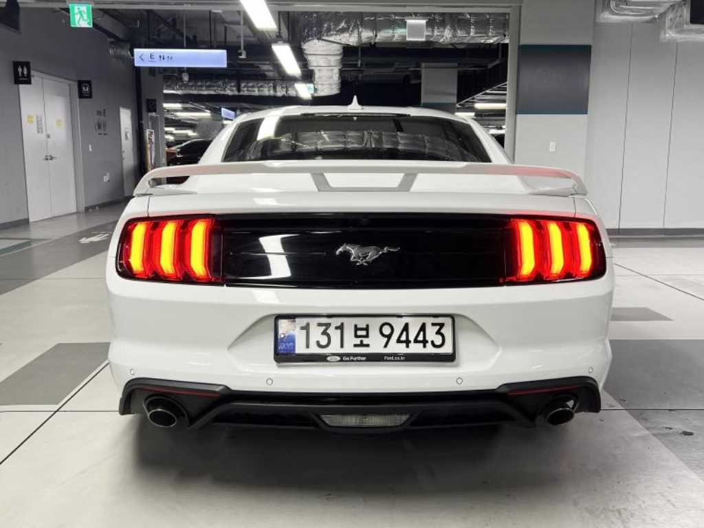Ford Mustang - Vista 4