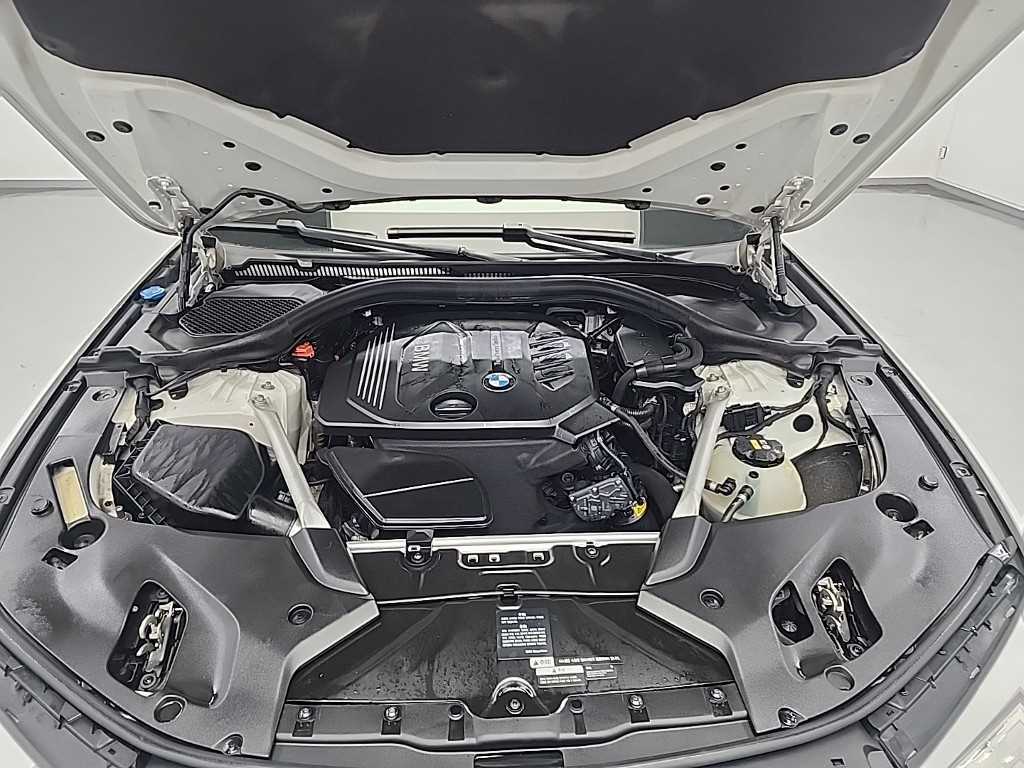 BMW 5 Series - Vista 5