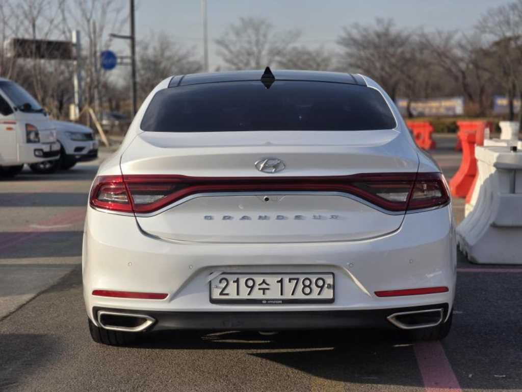 HYUNDAI Grandeur - Vista 4