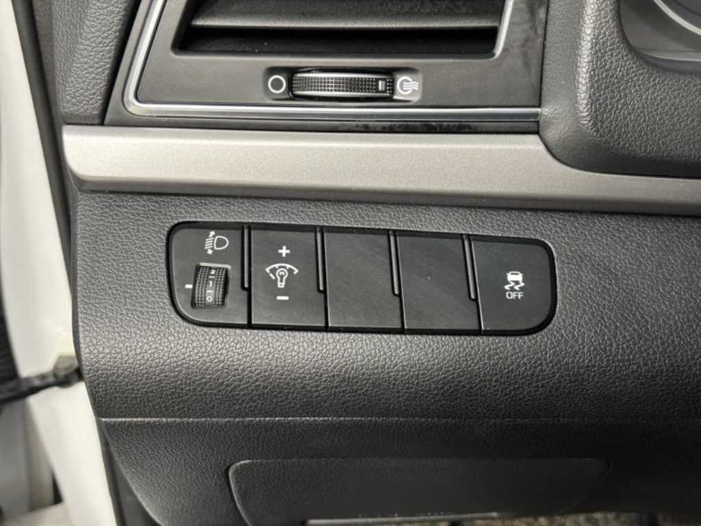 HYUNDAI Avante 2018 Blanco - Importación desde Corea - HF Imports Iquique - Foto 14