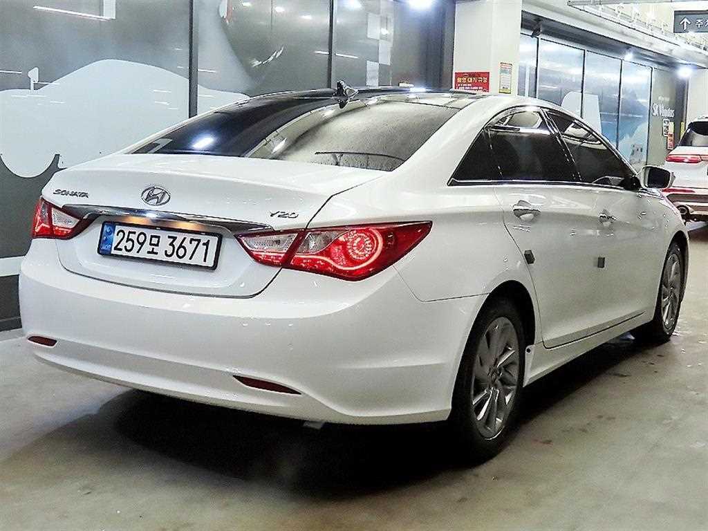 HYUNDAI Sonata - Vista 5
