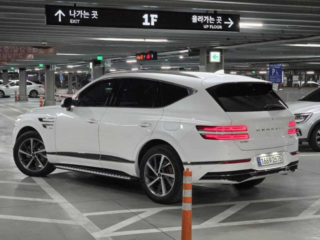 Genesis GV80 - Vista 5