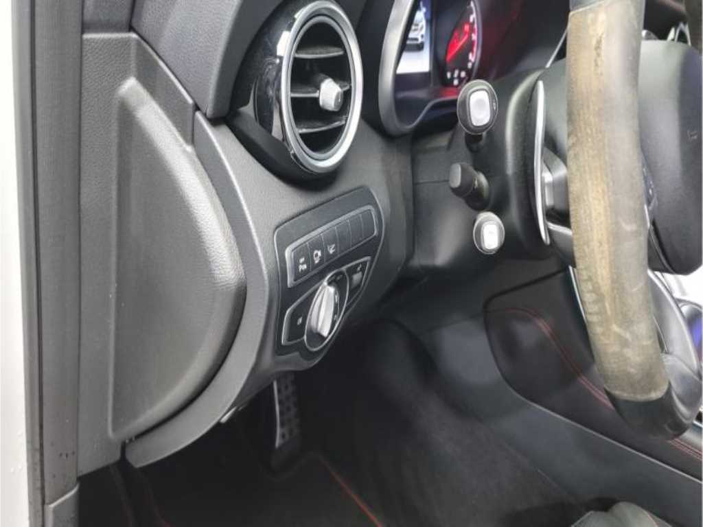 Mercedes Benz GLC Class - Vista 11