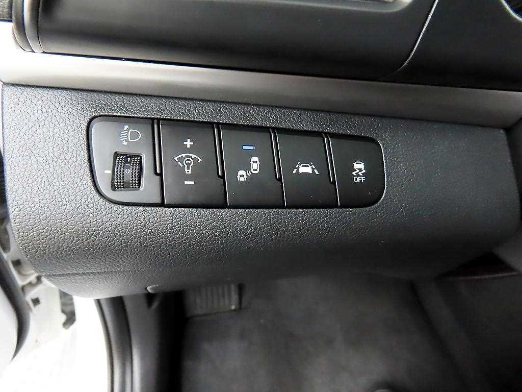 HYUNDAI Avante - Vista 12