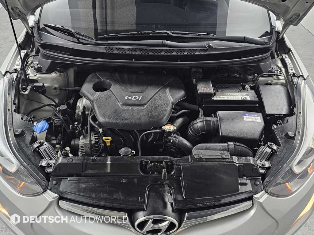 HYUNDAI Avante - Vista 6