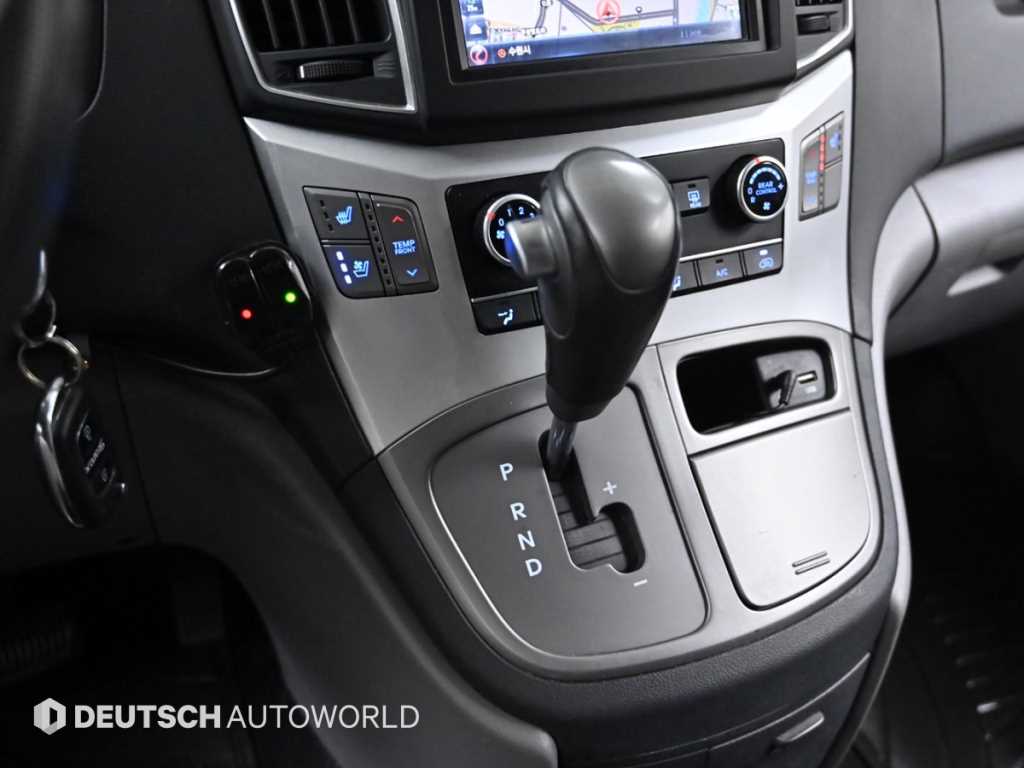 HYUNDAI Starex - Vista 9