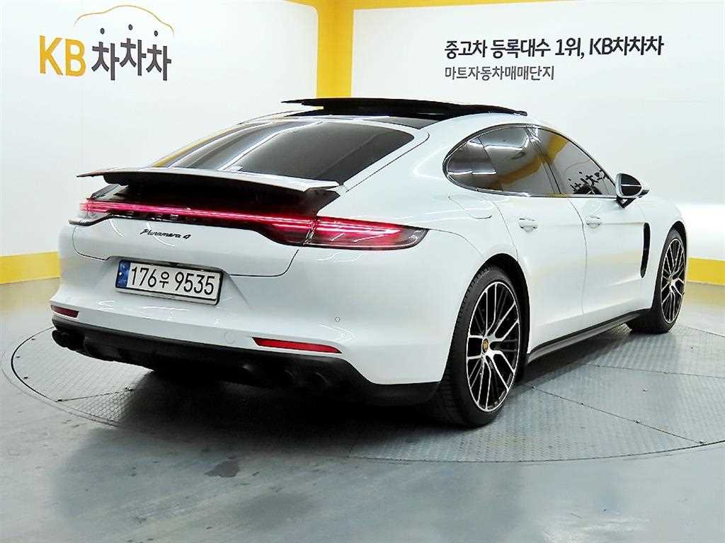 Porsche Panamera - Vista 4