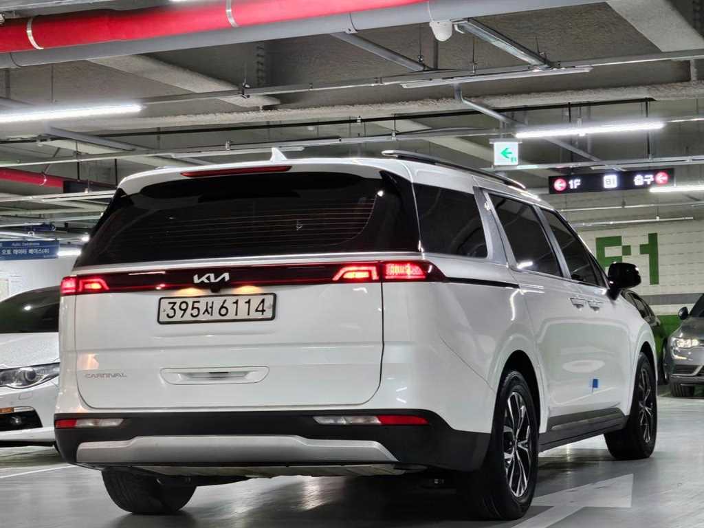 KIA Carnival - Vista 4