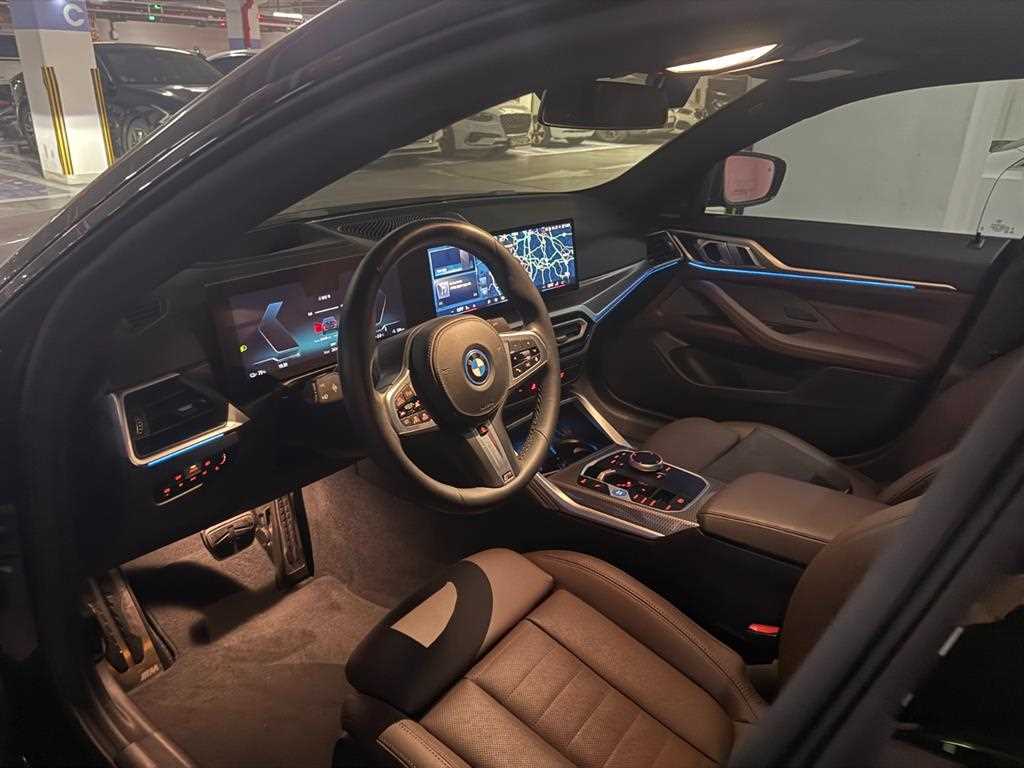 BMW i4 - Vista 7