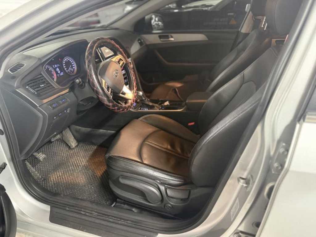 HYUNDAI Sonata - Vista 4