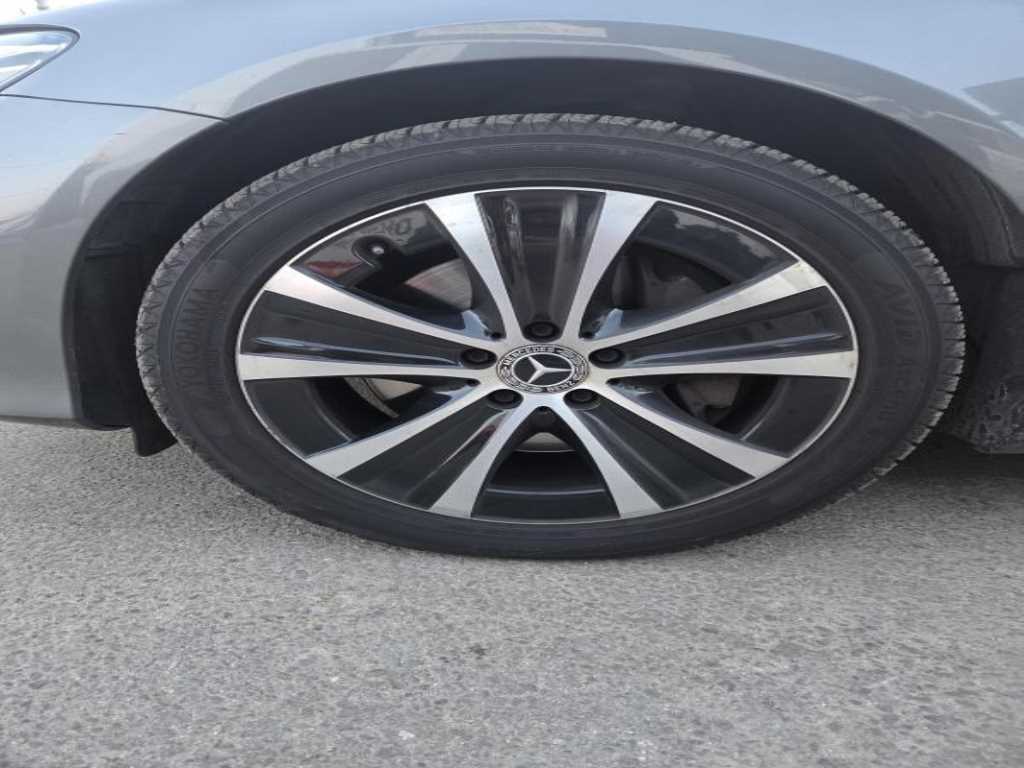 Mercedes Benz E class - Vista 9