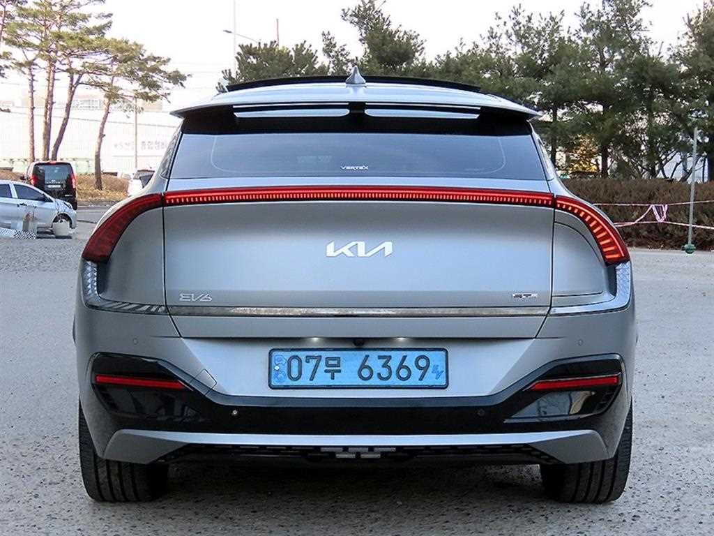 KIA EV6 - Vista 4