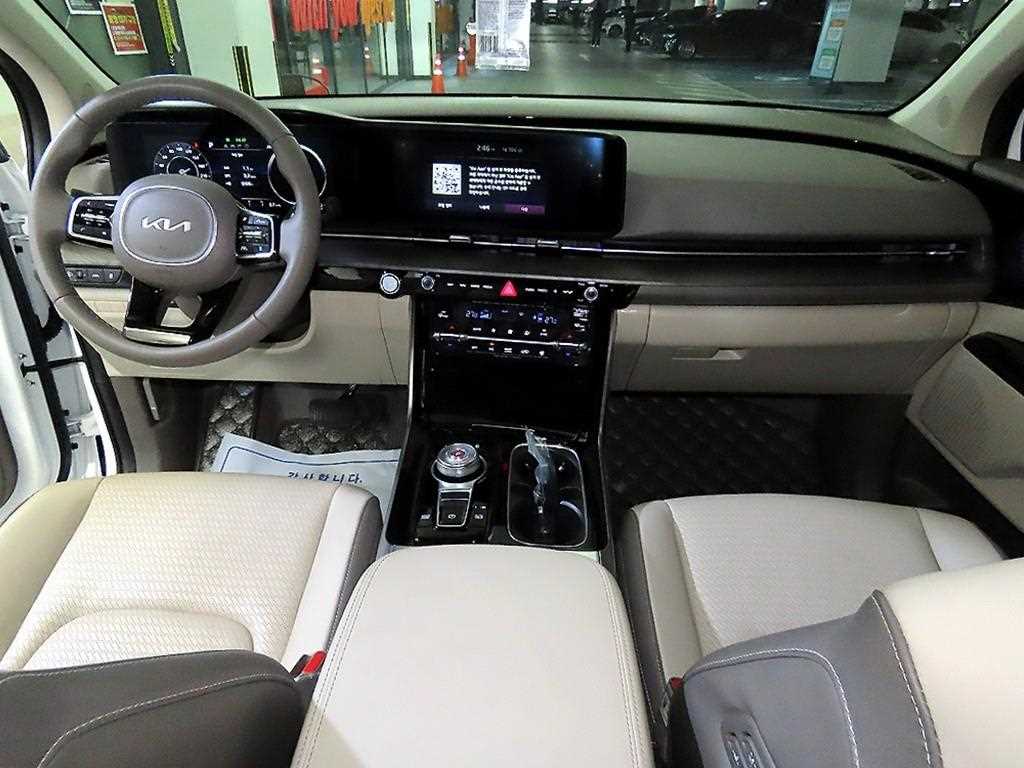 KIA Carnival - Vista 10