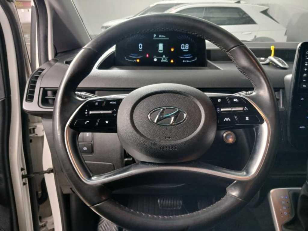 HYUNDAI Staria - Vista 11