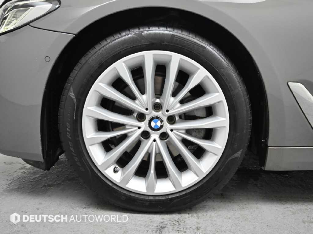 BMW 5 Series - Vista 5