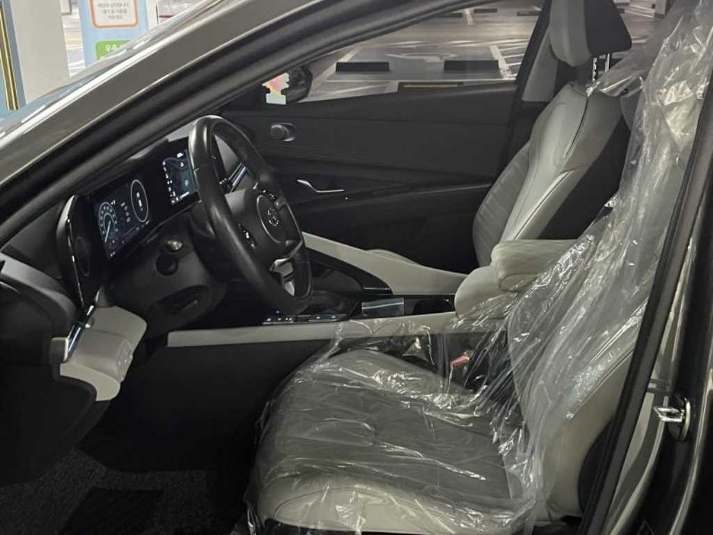 HYUNDAI Avante - Vista 11