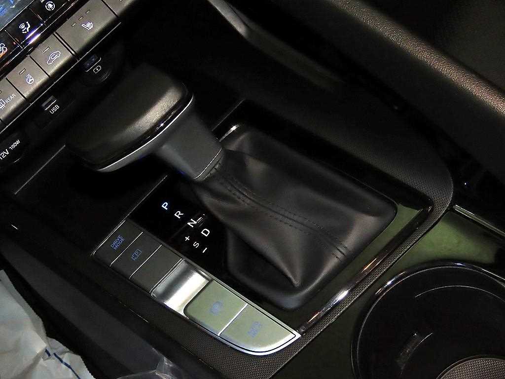 HYUNDAI Avante - Vista 12