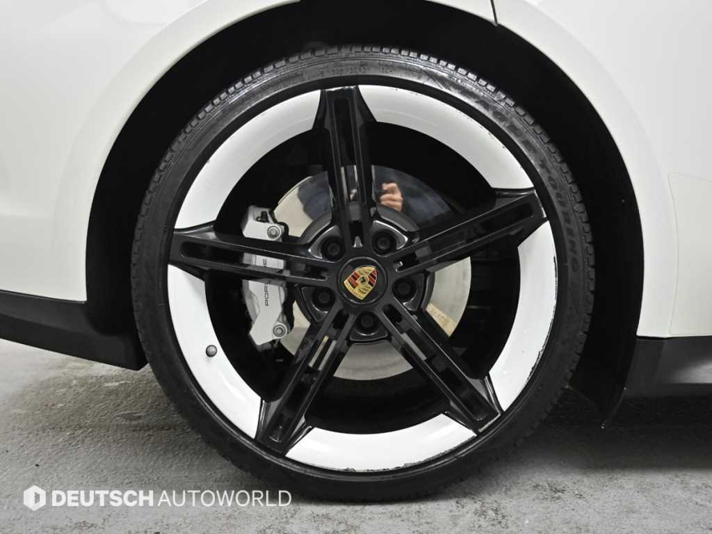 Porsche Taycan - Vista 6