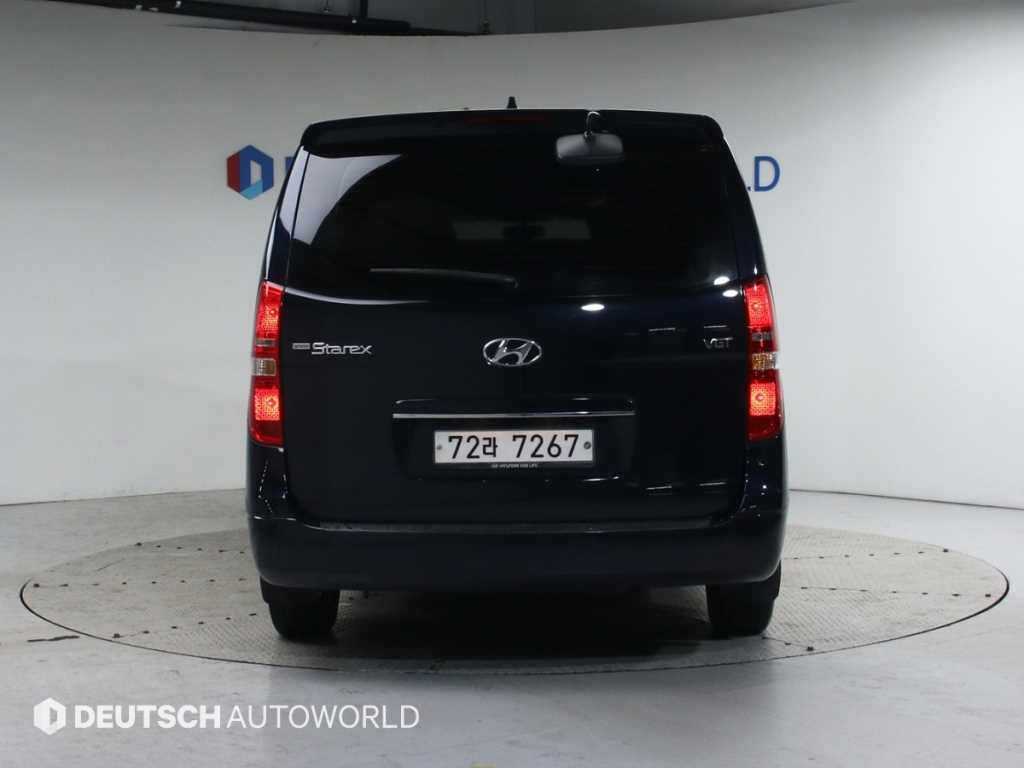 HYUNDAI Starex - Vista 4