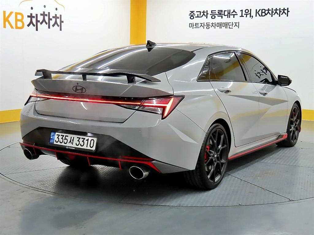 HYUNDAI Avante - Vista 4