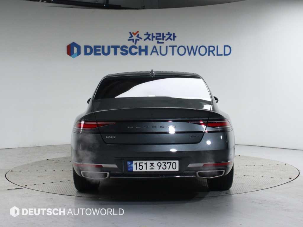 Genesis G90 - Vista 4