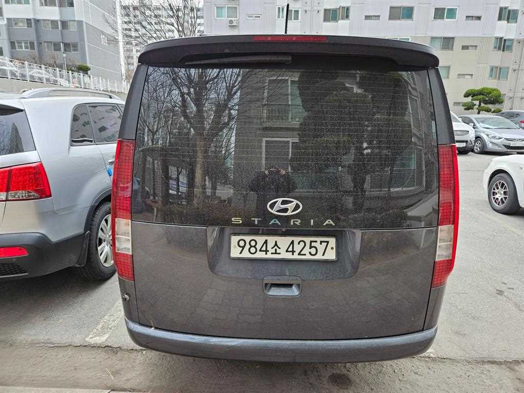 HYUNDAI Staria - Vista 3