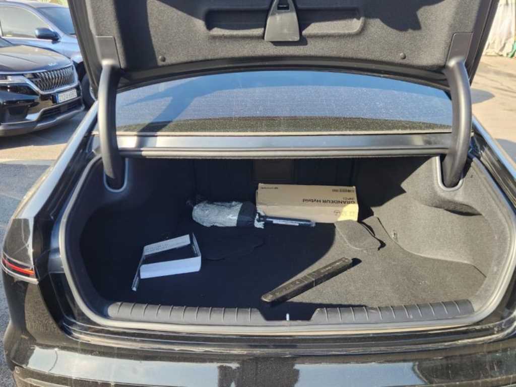 HYUNDAI Grandeur - Vista 5