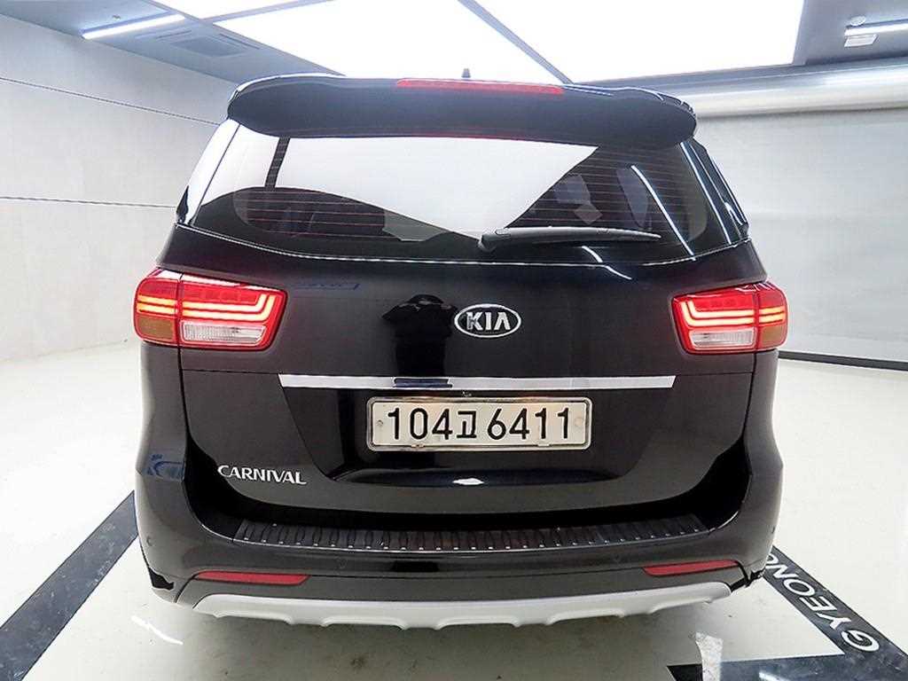 KIA Carnival - Vista 3