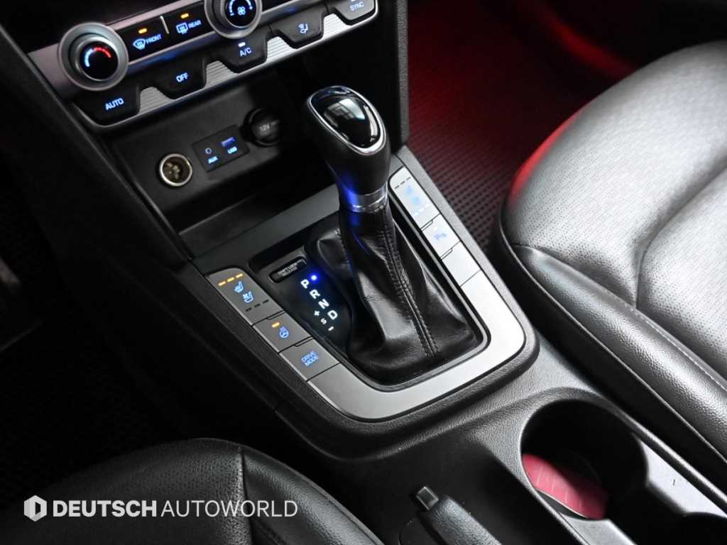 HYUNDAI Avante - Vista 9