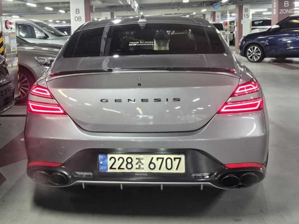 Genesis G70 - Vista 4