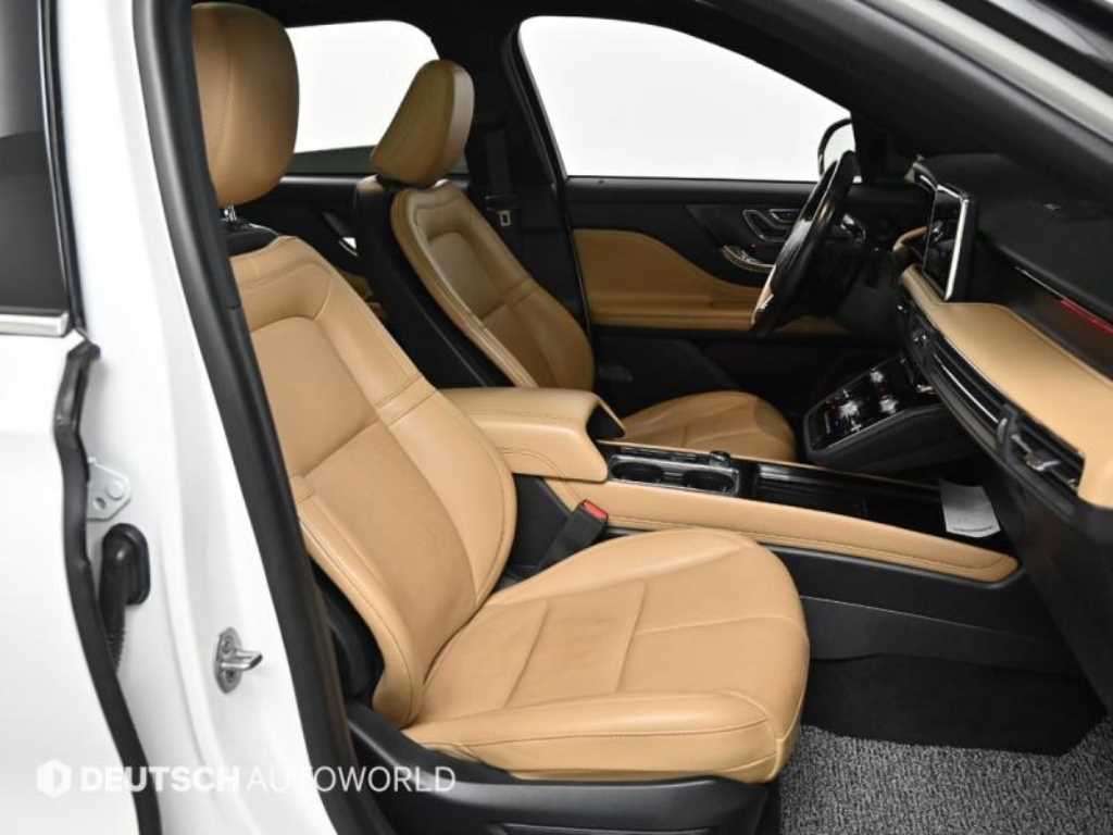 Lincoln Corsair - Vista 10