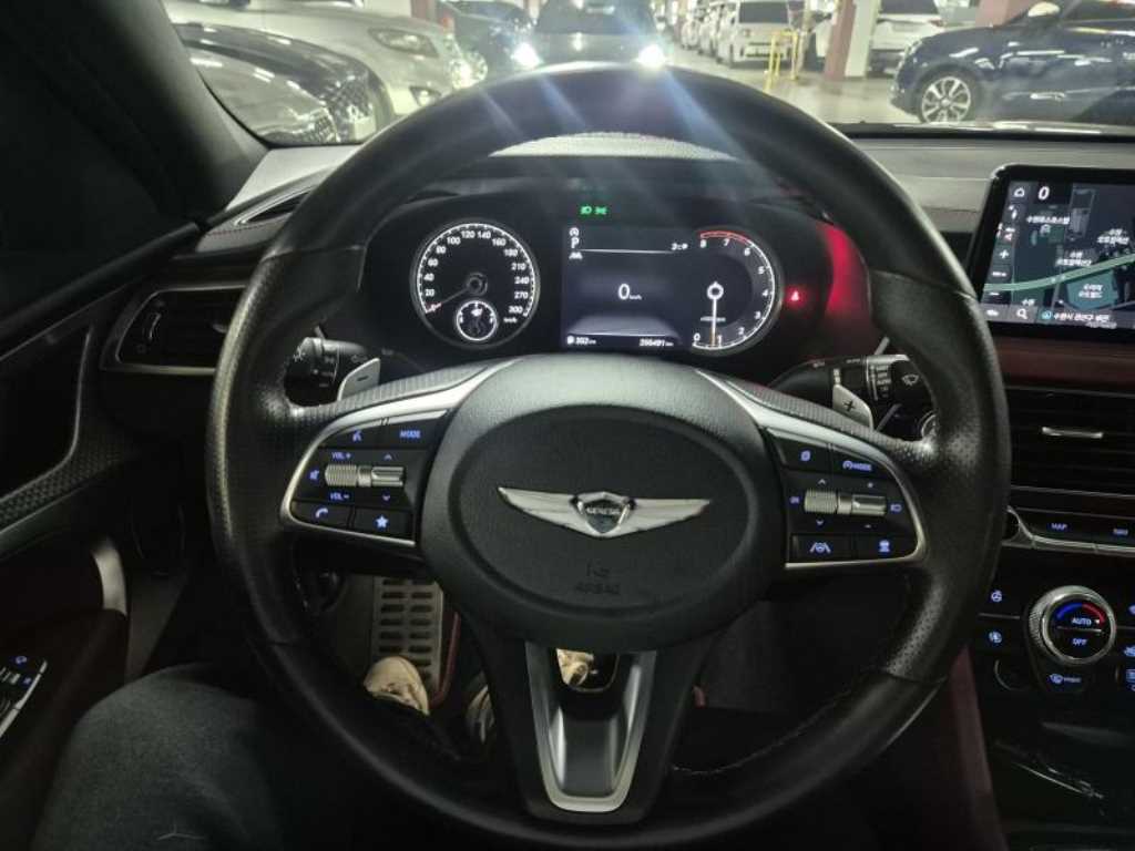 Genesis G70 - Vista 8